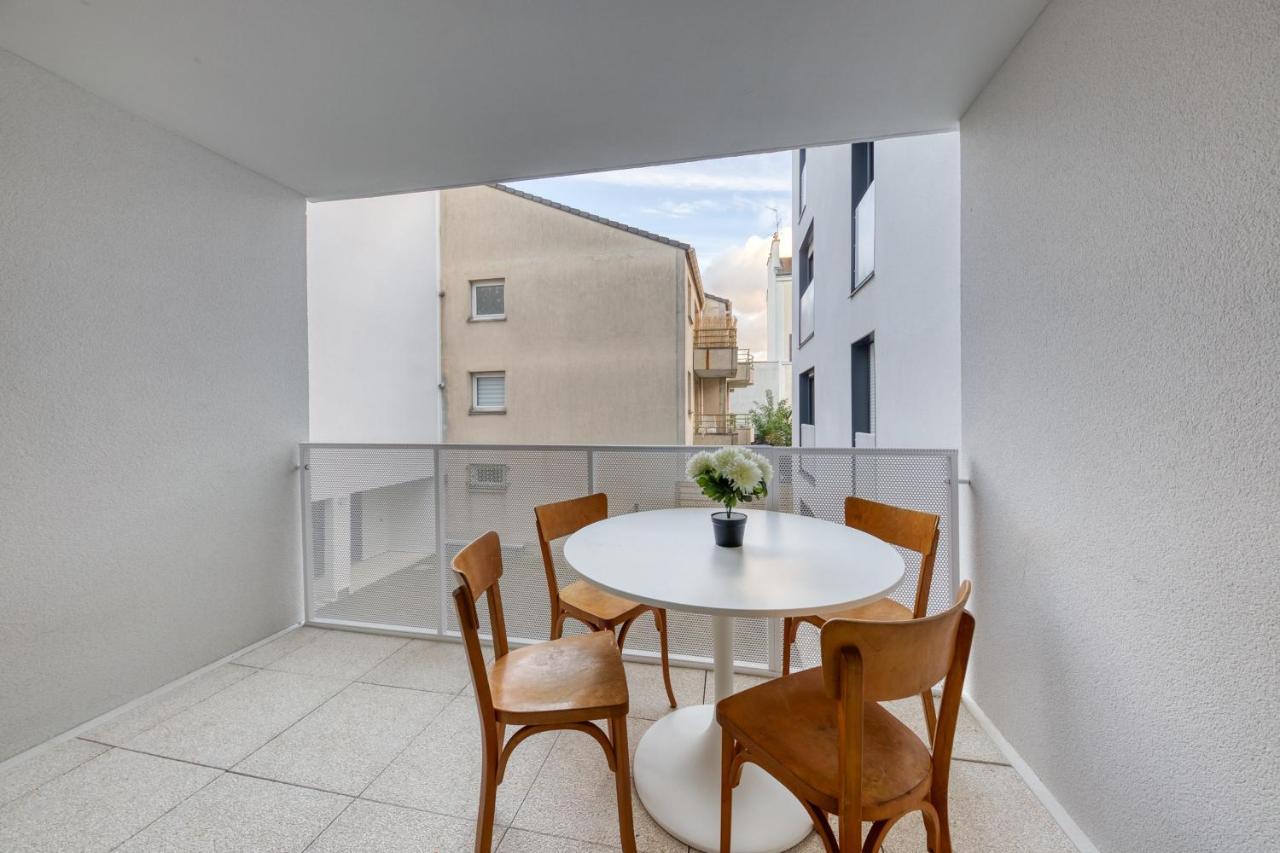 7 Heaven Parking Securise Gratuit Noisy-le-Sec Exterior foto